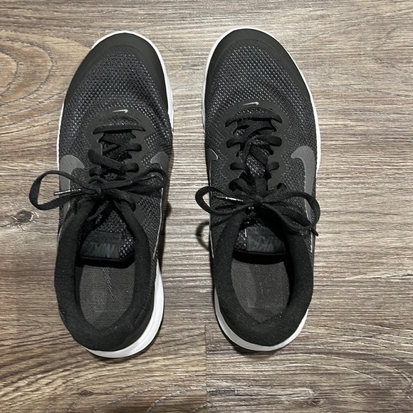 Women’s Nike running shoes - Picture 5 of 6